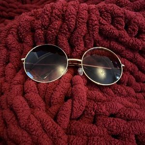 Big round sunglasses gold frame